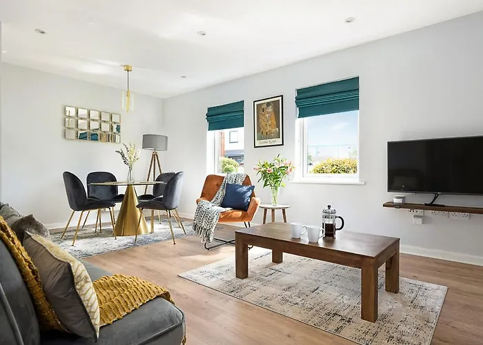 Stylish Serviced Apartment In Reading