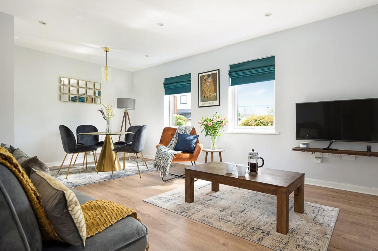 Stylish Serviced In Apartment *
