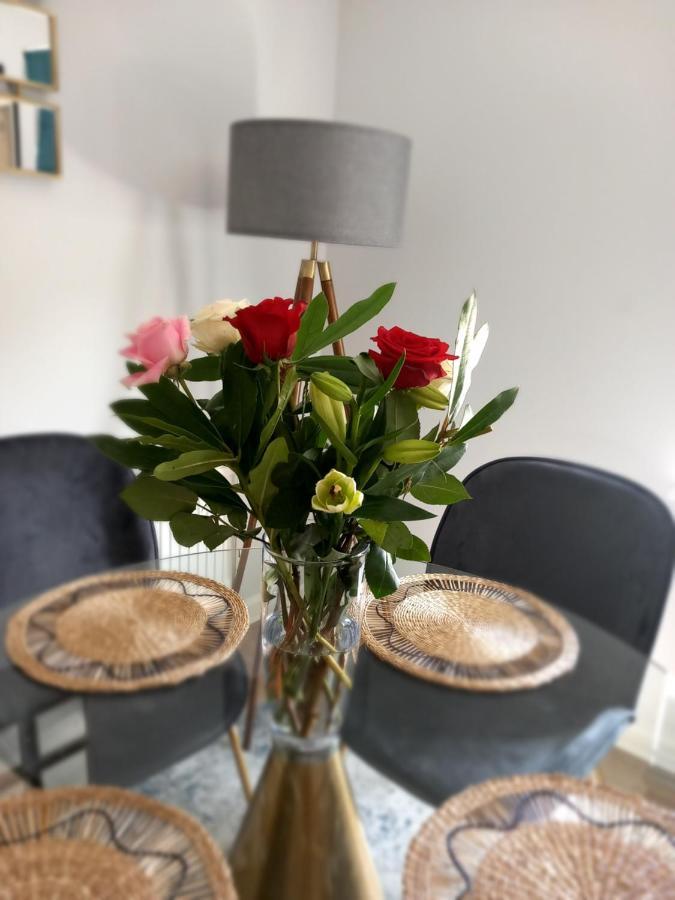 Stylish Serviced In Apartment *